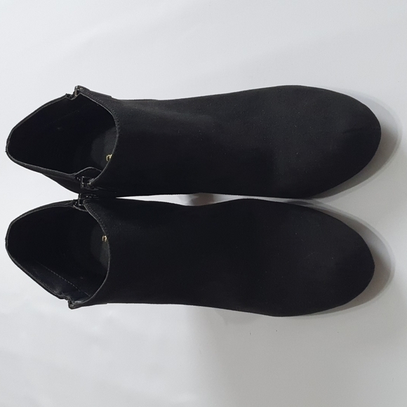 Madden Girl  Suede Party Block Heeled Booties - Picture 3 of 10